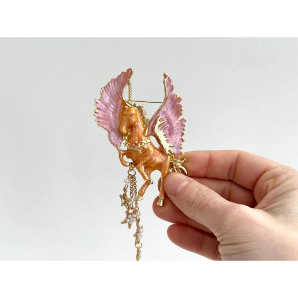Gold Toned, Pink & Orange Enamel Vintage Faux Pearl Dangle Pegasus Horse Brooch - Picture 5 of 8